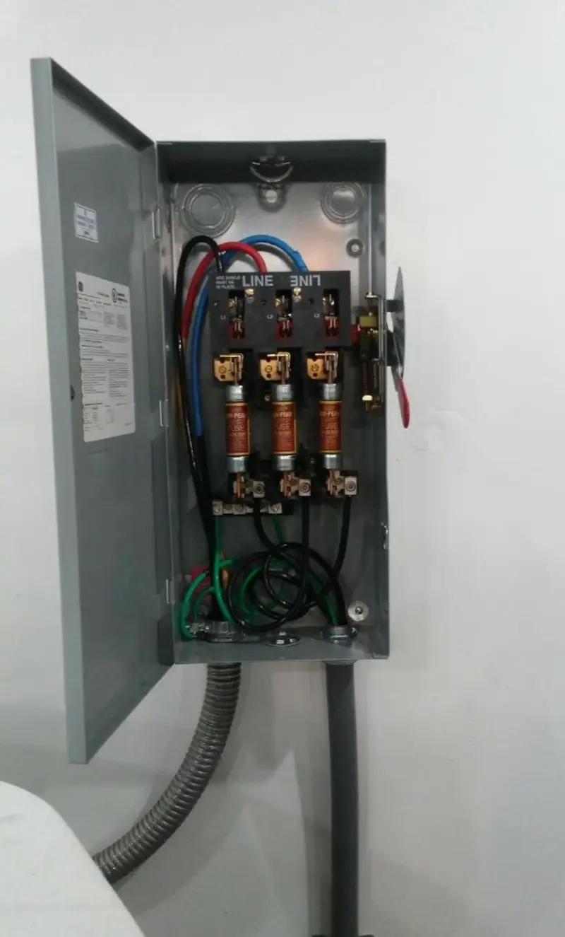 Three-phase disconnect switch installed for Electrical Wiring & Rewiring in Bel Air South